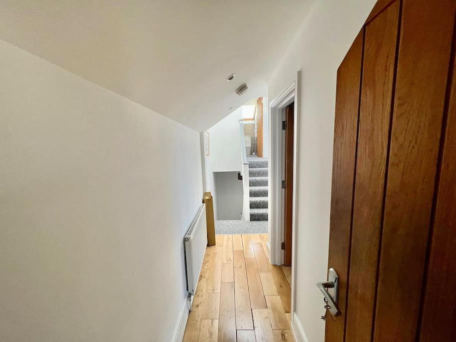 Lovely Two Bed Flat Londra Dış mekan fotoğraf